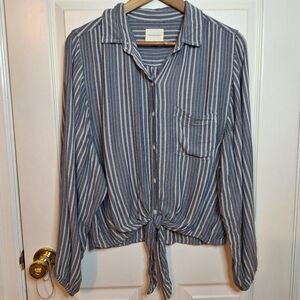 American Eagle Grey White Striped Tie Front Long Sleeve Button Up Shirt Size M